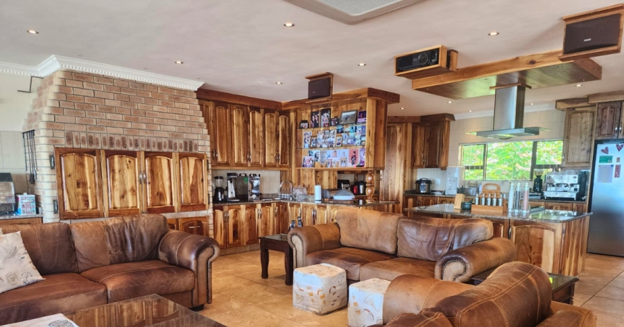 4 Bedroom Property for Sale in Mossel Bay Central Western Cape